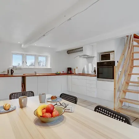 Awesome In With 2 Bedrooms And Wifi Vakantiehuis *