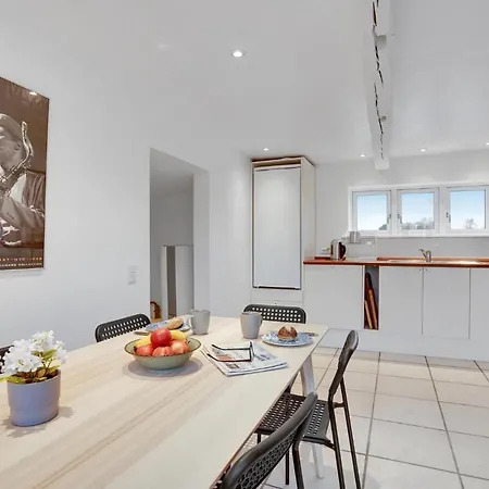 Awesome In With 2 Bedrooms And Wifi Vakantiehuis *
